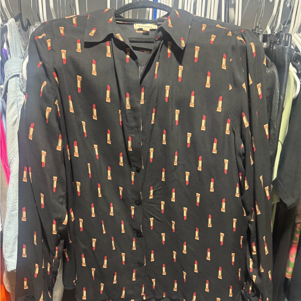 L'AGENCE Black Shirt with Lipstick Print
